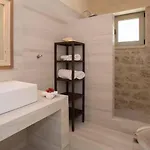 Poliana Estate Ρίγκλια