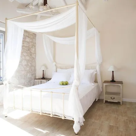 Poliana Estate * Riglia