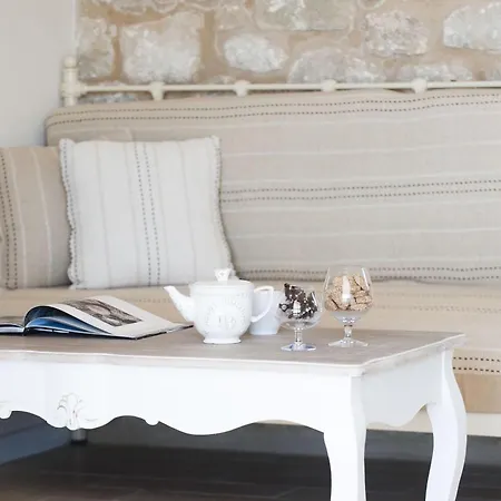 Poliana Estate Apartment