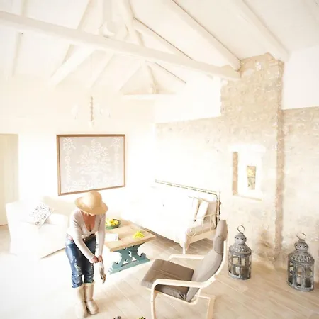 Poliana Estate Villas Rínglia