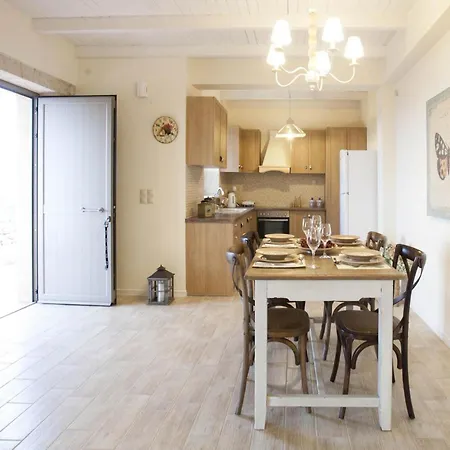 Poliana Estate Apartment *