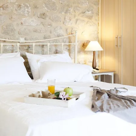 Poliana Estate Apartment Riglia