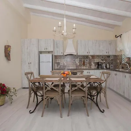 Poliana Estate Apartment *