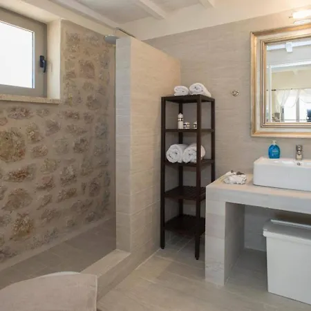 Poliana Estate Apartment