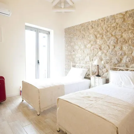 Poliana Estate Apartment