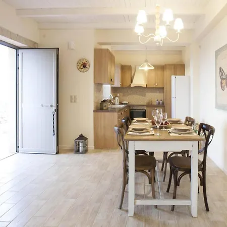 Poliana Estate Apartment