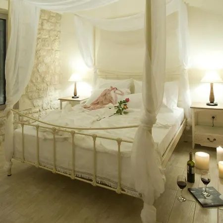 Poliana Estate *