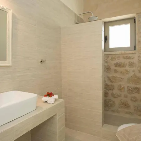 Poliana Estate Apartment Riglia