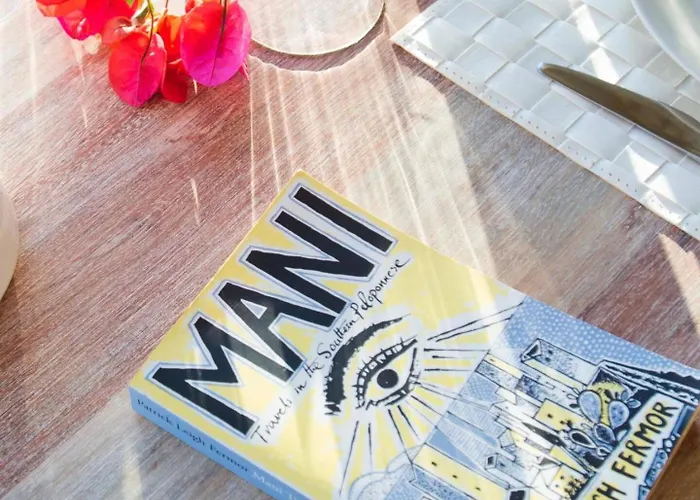 Poliana Estate דירה