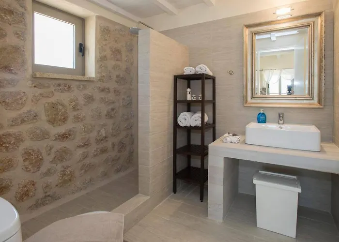 Poliana Estate דירה