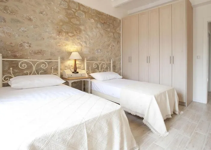 아파트 Poliana Estate Villas 리글리아