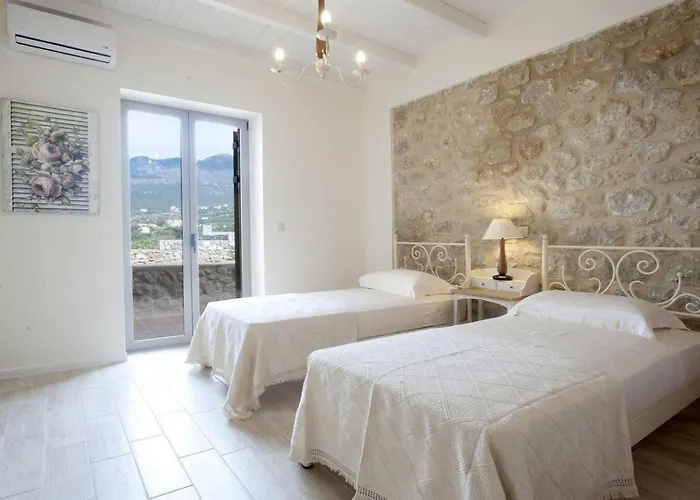 Poliana Estate Villas 아파트 리글리아