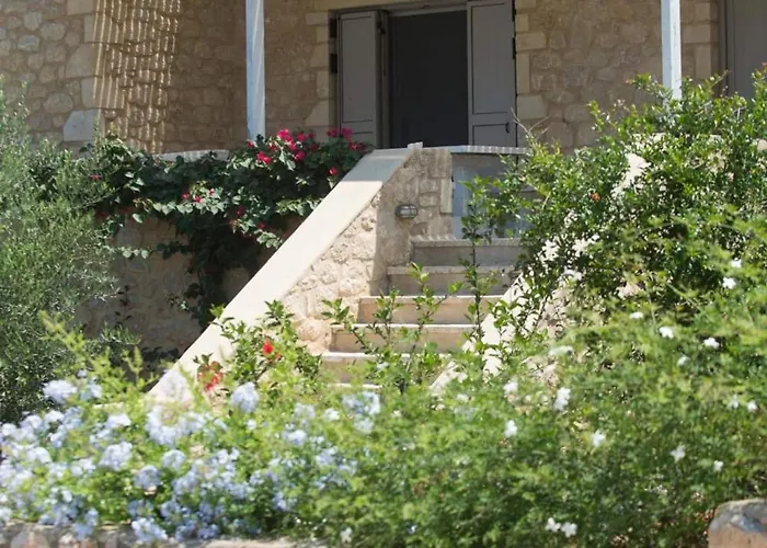 Poliana Estate דירה *